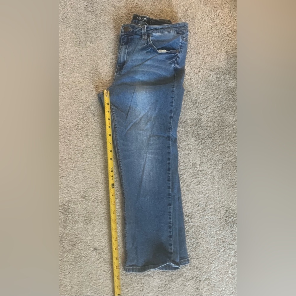 Women’s Blue Jeans - Picture 4 of 6